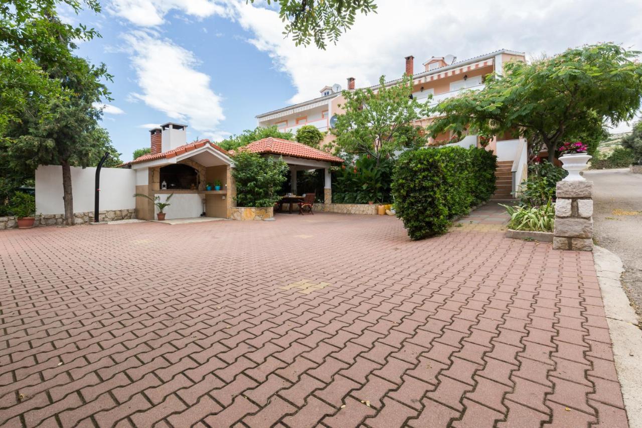 Apartments By The Sea Simuni, Pag - 4083 Колан Екстериор снимка