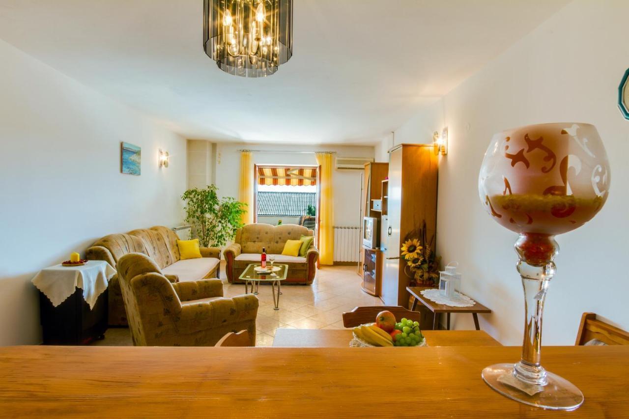 Apartments By The Sea Simuni, Pag - 4083 Колан Екстериор снимка
