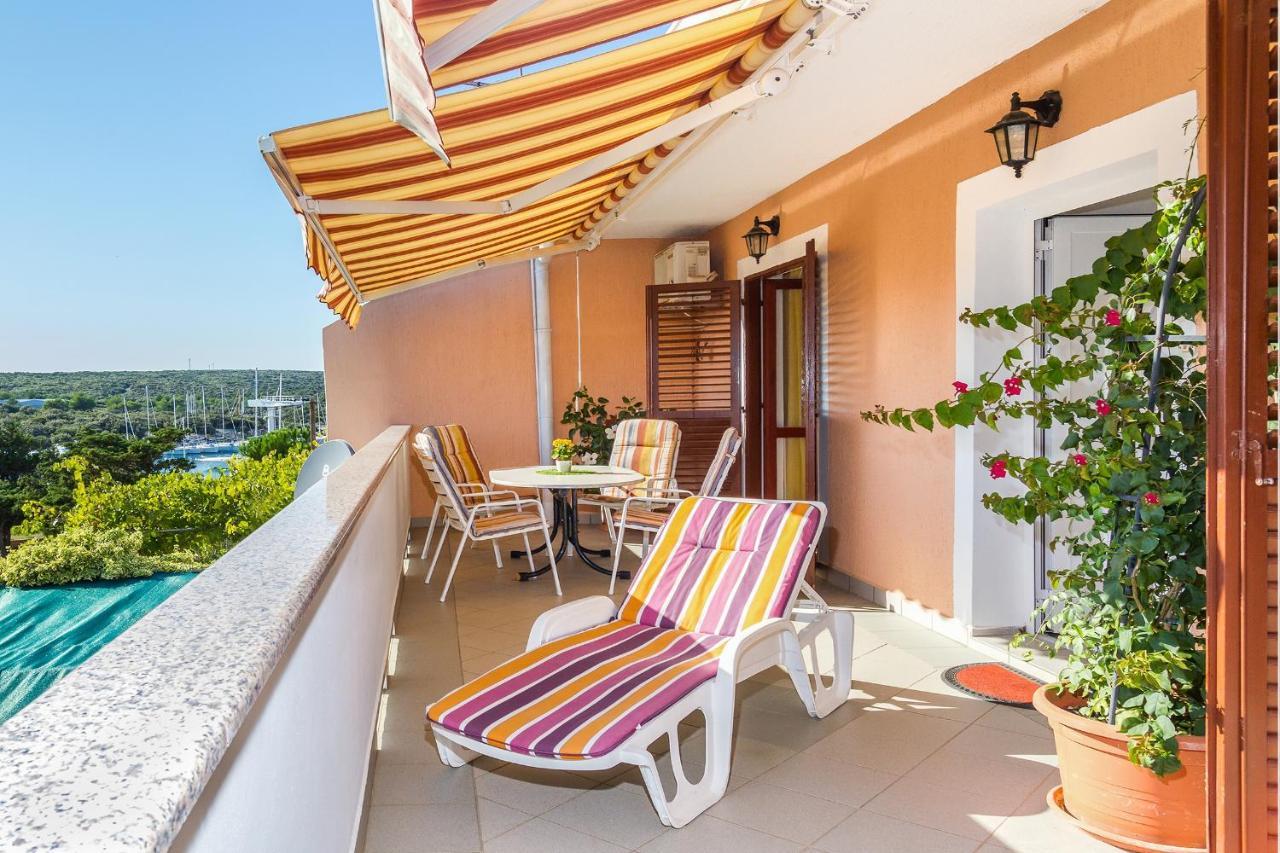 Apartments By The Sea Simuni, Pag - 4083 Колан Екстериор снимка